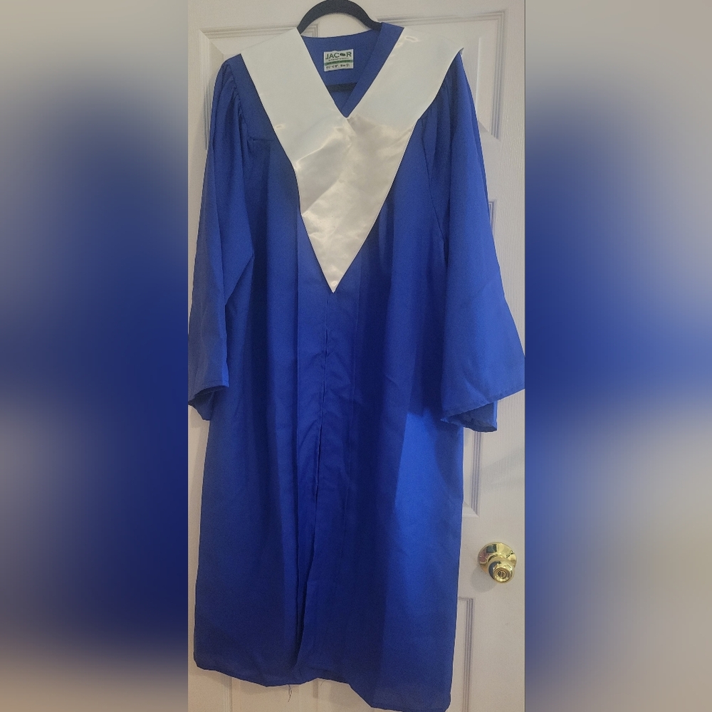Blue Graduation Gown with White Collar. Unisex. Like New Condition.